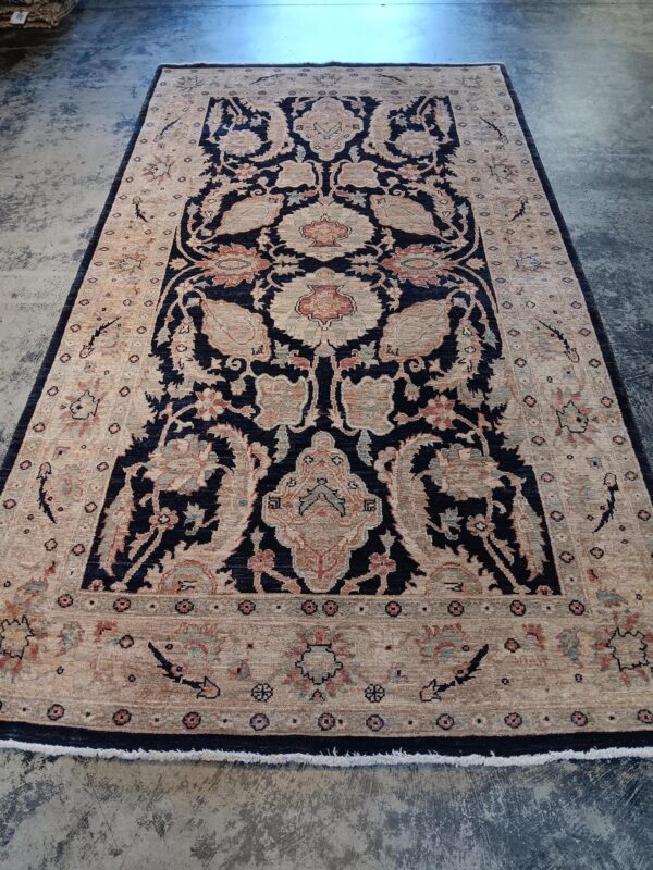 5' 01" x 9' 04" Wool Sultanabad Rug- 268