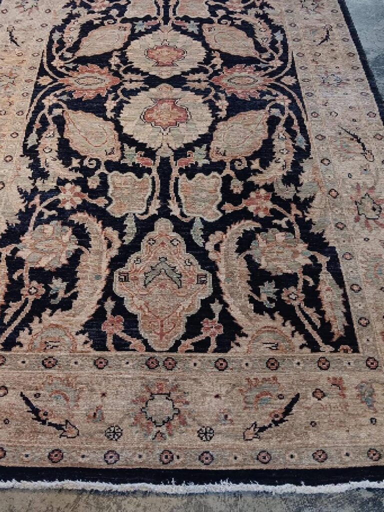 5' 01" x 9' 04" Wool Sultanabad Rug- 268