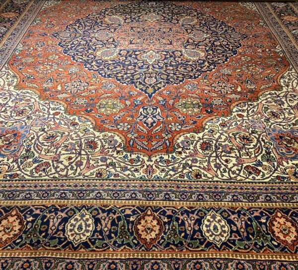 9' 11" x 13' 05" Wool- Iran - Image 2