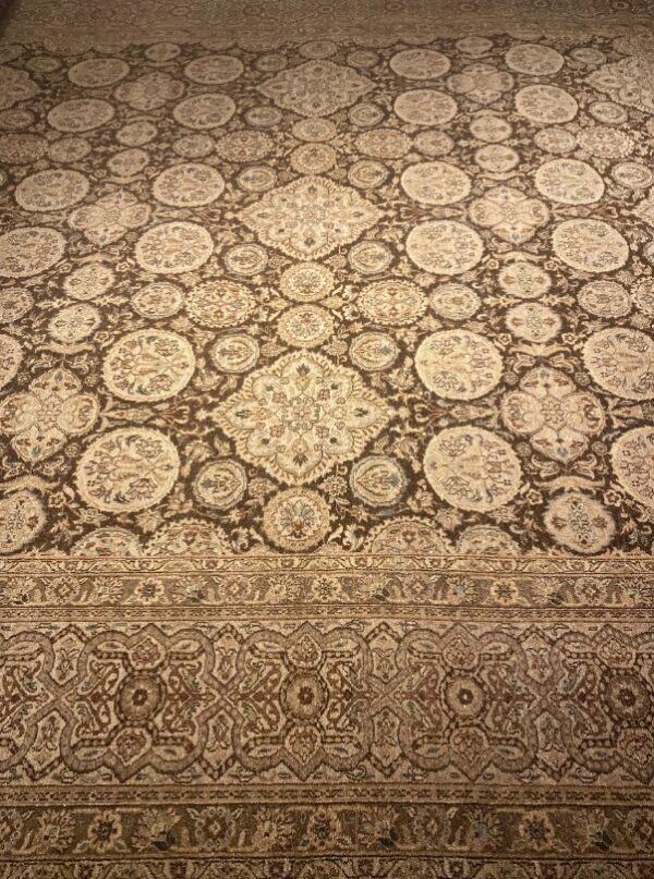 10' 01" x 13' 11" Wool- India - Image 2