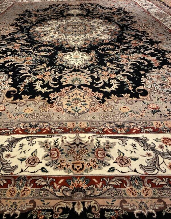 9' 00" x 12' 04" Wool- China - Image 2