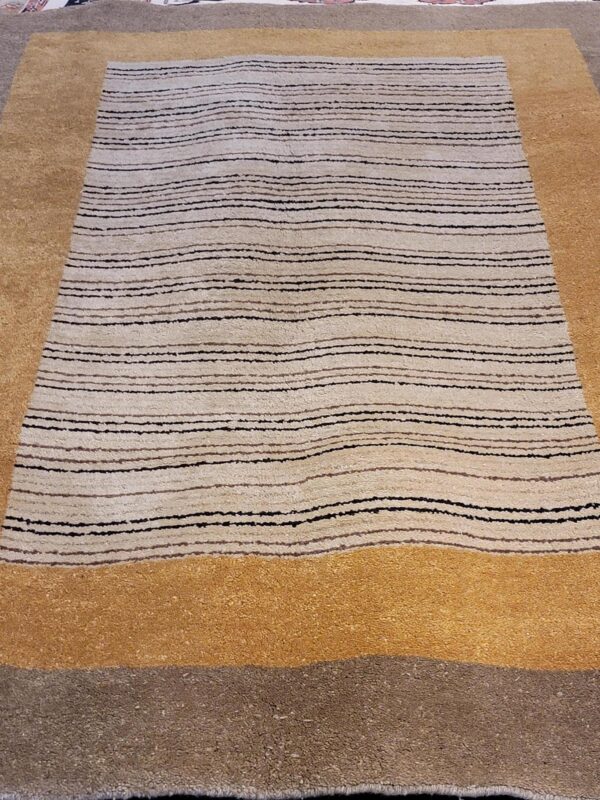5' 01" x 6' 11" Wool- India