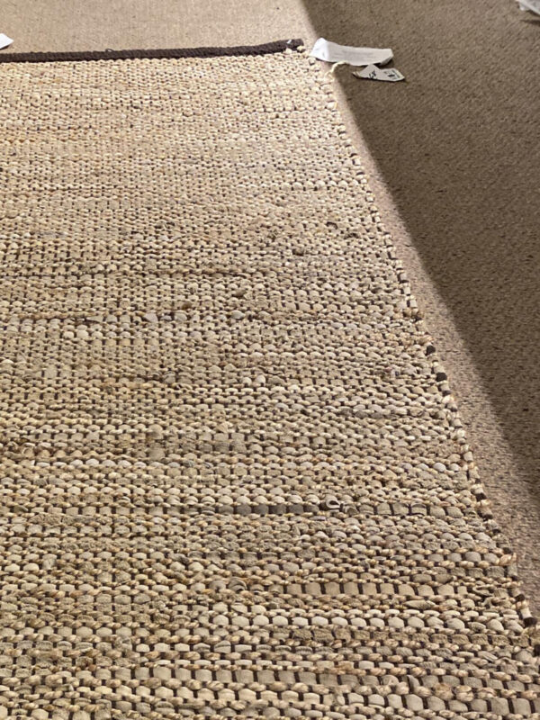 2' 00" x 5' 00" VT39 Design - Indian Rug - Image 2