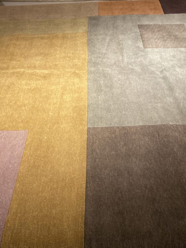 10' 00" x 14' 02" Wool- Nepal