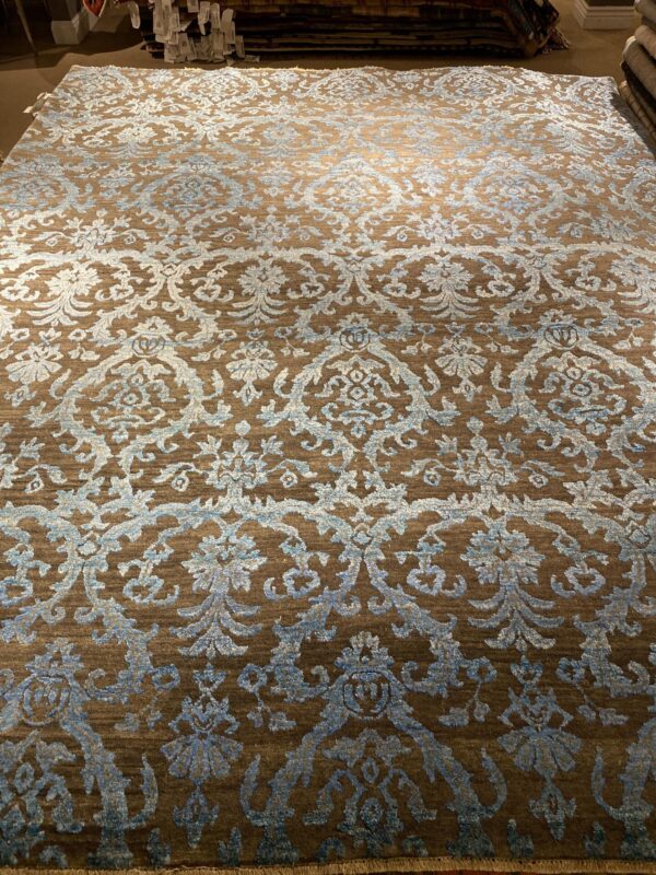8' 01" x 10' 00" Wool & Silk- India