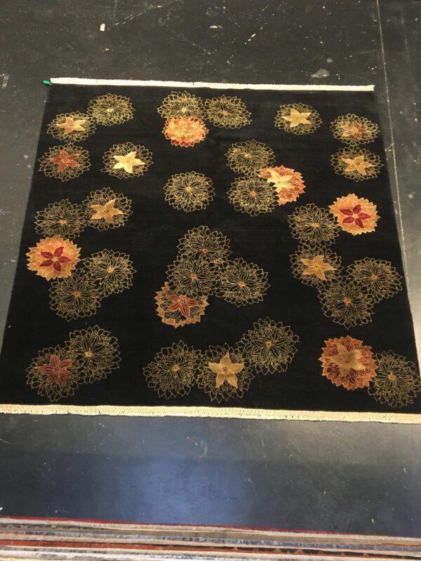 6' 00" x 6' 01" Wool & Silk- India