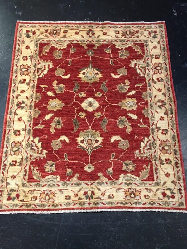 3' 04" x 3' 10" Wool- Pakistan