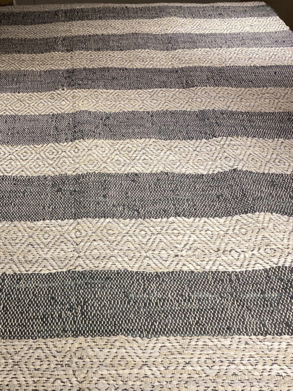 9' 00" x 12' 00" Indian Rug - VT3 Design - Image 2