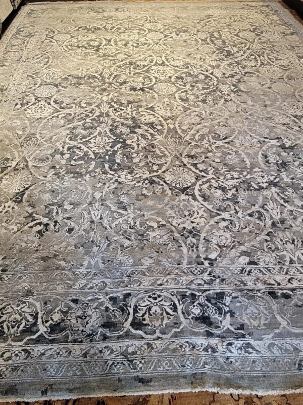 12' 00" x 15' 02" Wool- India