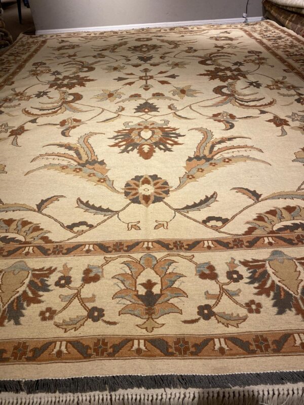 8' 10" x 12' 01" Wool- India