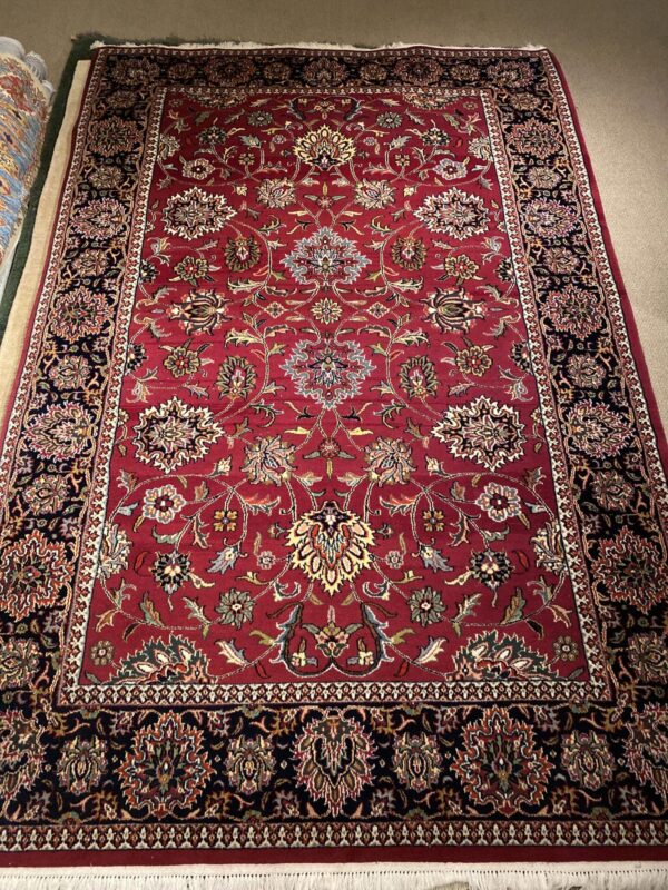 6' 00" x 8' 08" Wool- India