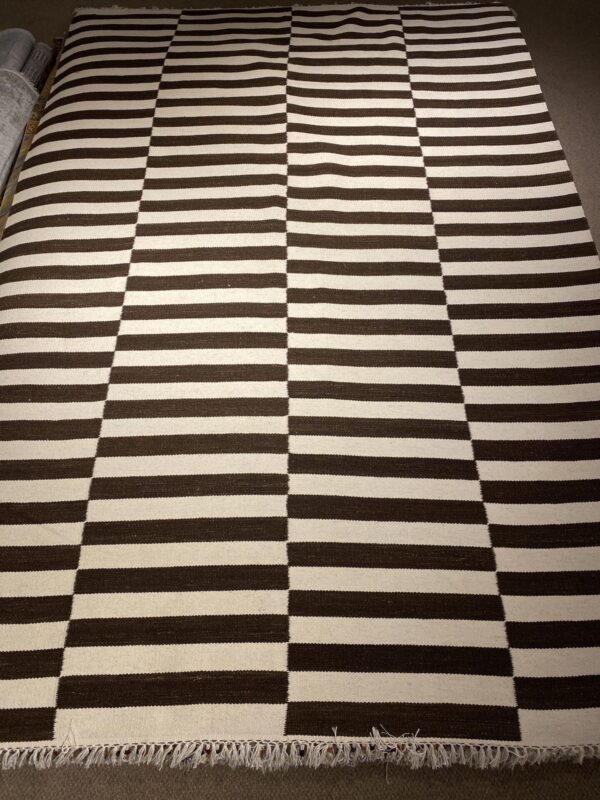 6' 00" x 9' 00" Wool- India