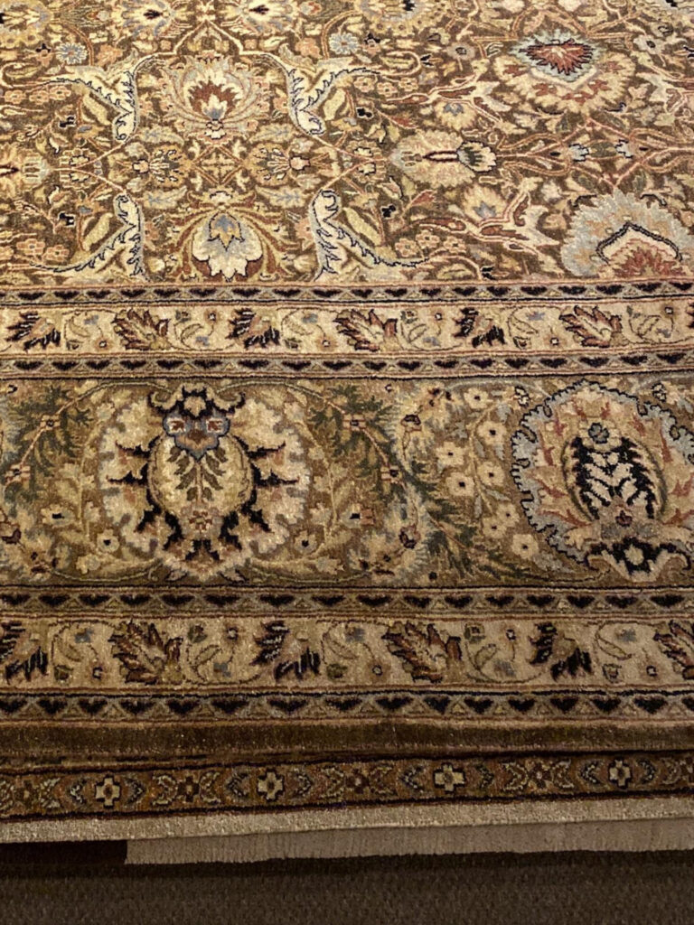 9' 09" x 14' 07" RUST/BLACK Design