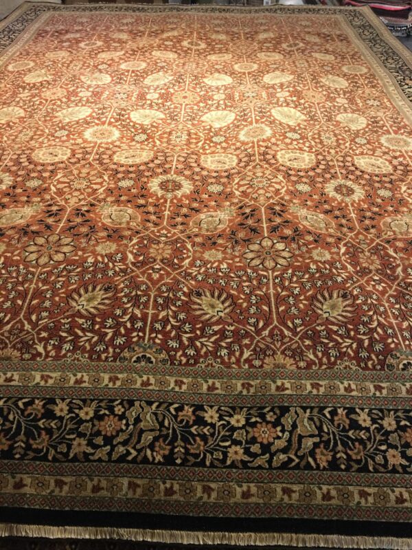 9' 10" x 13' 11" Wool- India