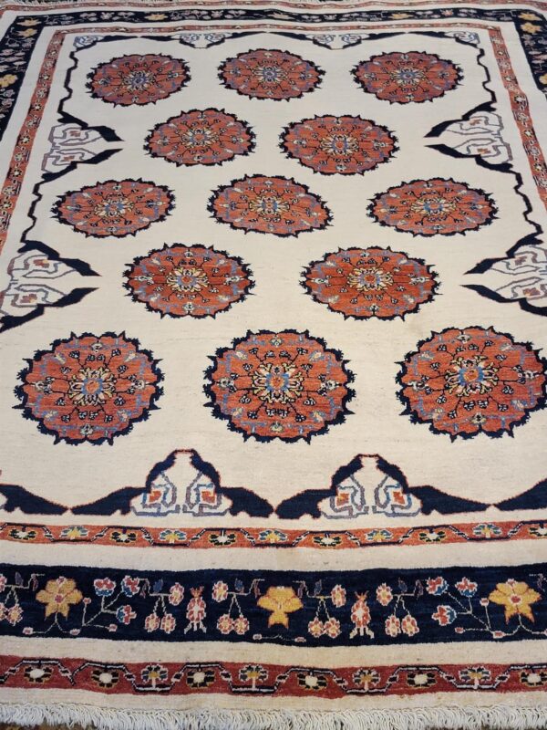 5' 08" x 7' 08" Wool- Pakistan