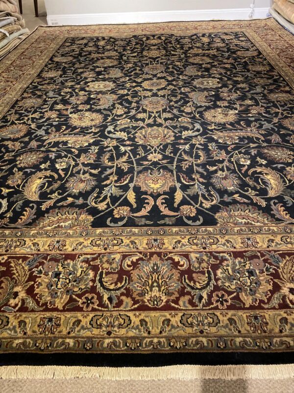 8' 10" x 11' 11" Wool- India