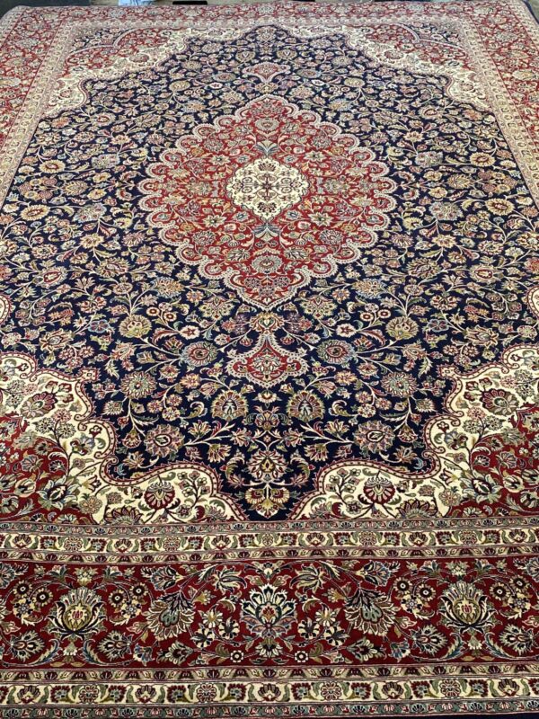 9' 02" x 12' 02" Wool- Pakistan