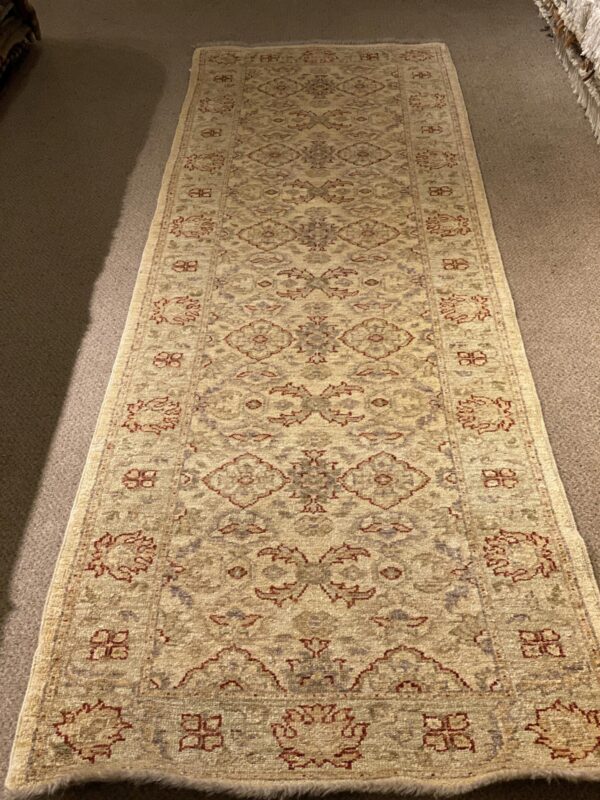 2' 06" x 9' 00" Wool- Pakistan
