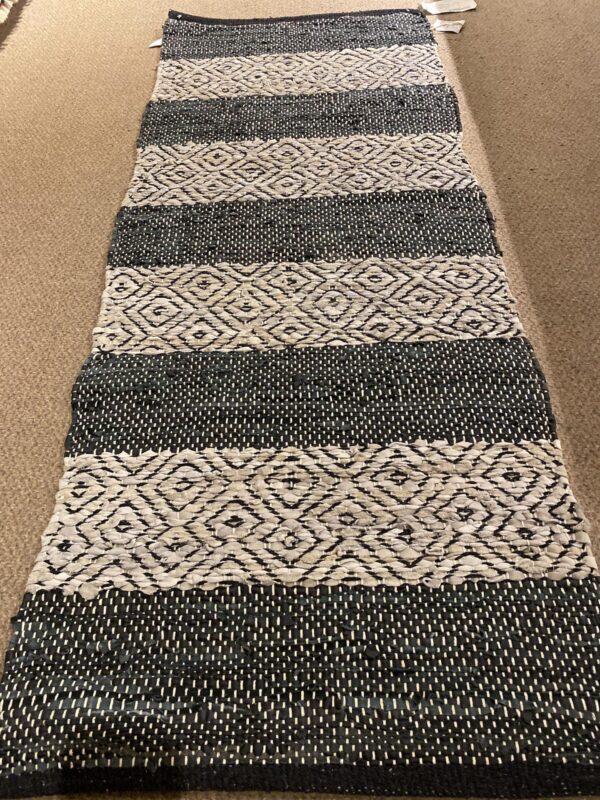 2' 00" x 5' 00" Indian Rug - VT21 Design