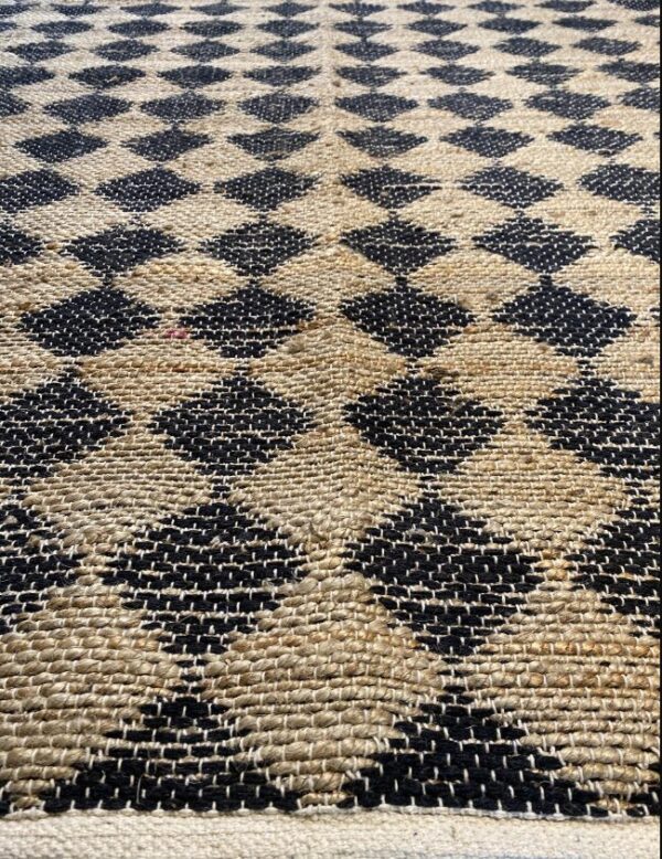 4' 00" x 6' 00" Leather And Viscose- India - Image 2