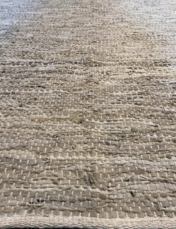 4' 00" x 6' 00" Leather And Viscose- India - Image 2