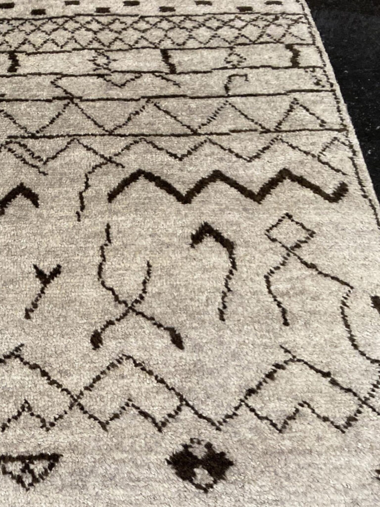 4' 02" x 5' 11" Berber Design & Wool Material