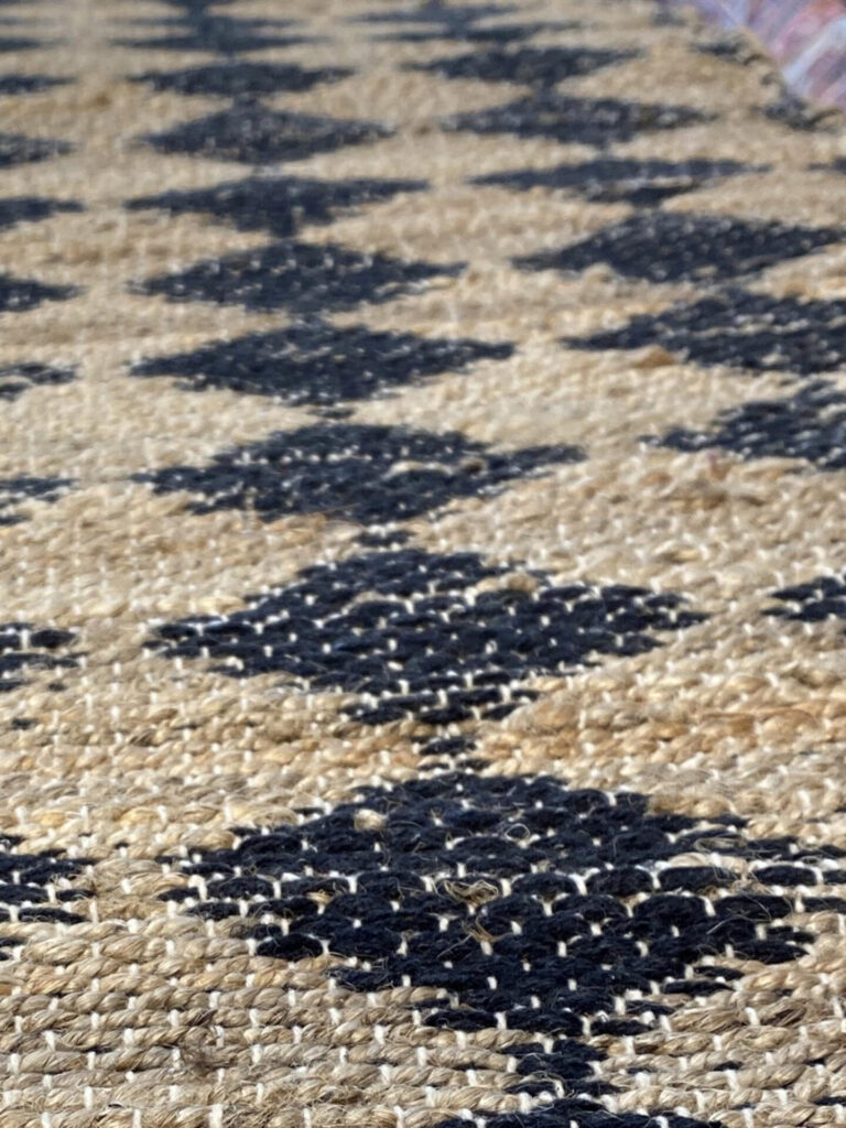 2' 00" x 5' 00" VT8 Design - India