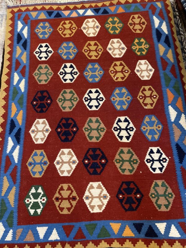3' 10" x 5' 01" Shiraz Design