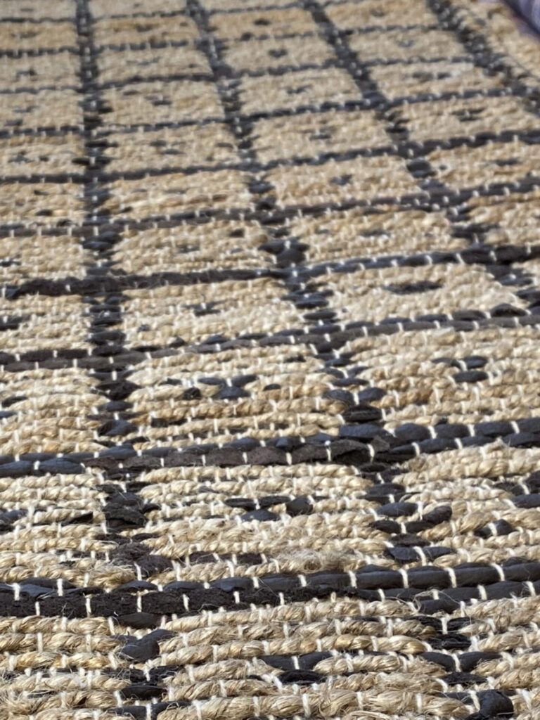 2' 00" x 5' 00" VT20 Design - India