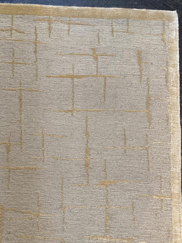 2' 00" x 3' 00" Tibetan Weave 100 Collection & Wool & Silk - Image 2