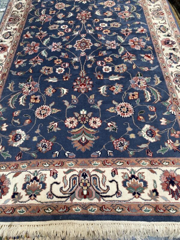 5' 09" x 8' 10" Wool- India