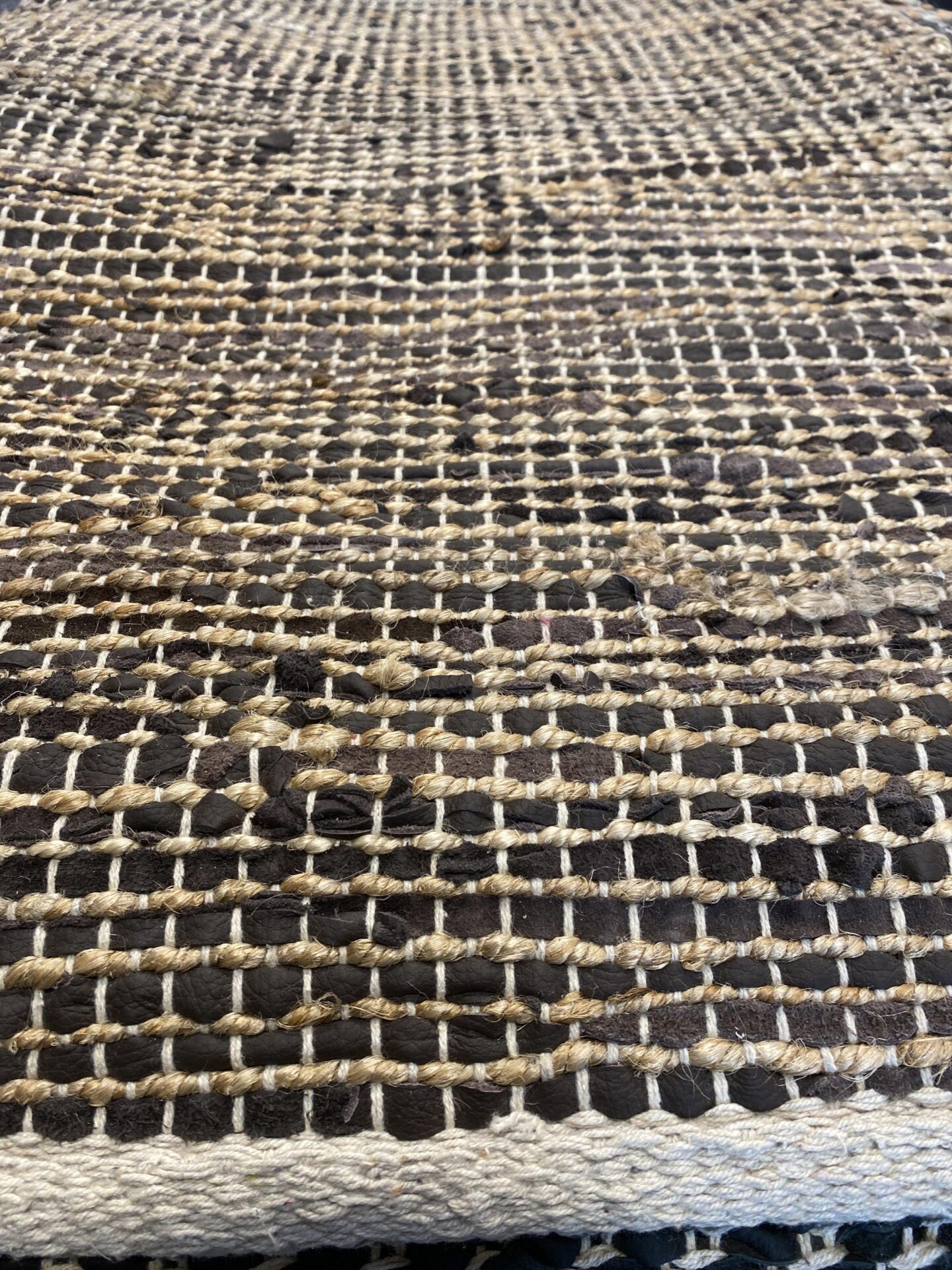 2' 00" x 5' 00" India- Hemp And Leather