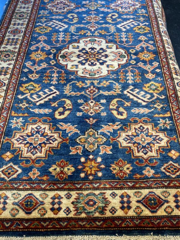 3' 04" x 5' 05" Wool- Pakistan