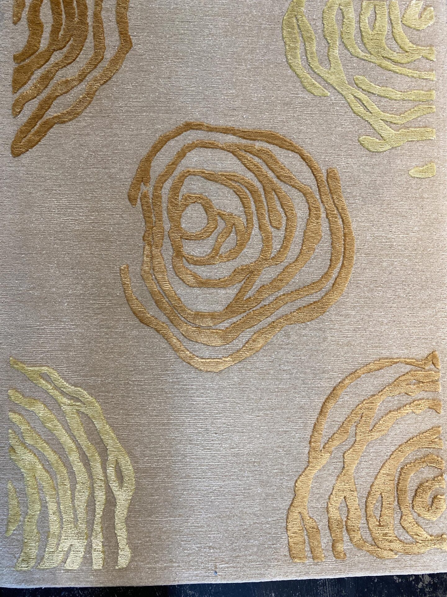 2' 00" x 3' 00" Wool & Silk - Tibetan Weave 100