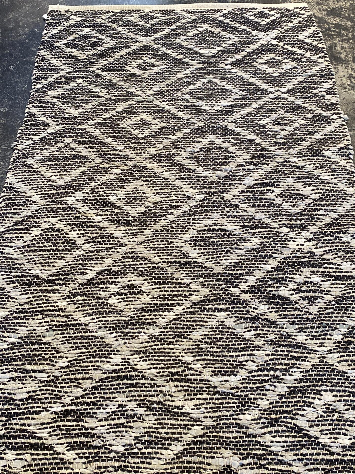 3' 00" x 5' 00" India- Hemp And Leather