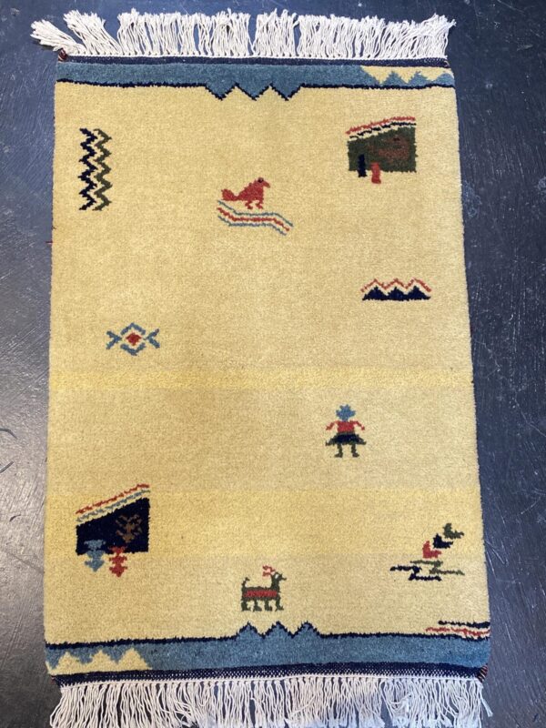 2' 00" x 3' 00" India- Wool