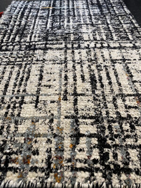 2' 00" x 2' 11" Wool And Viscose- India