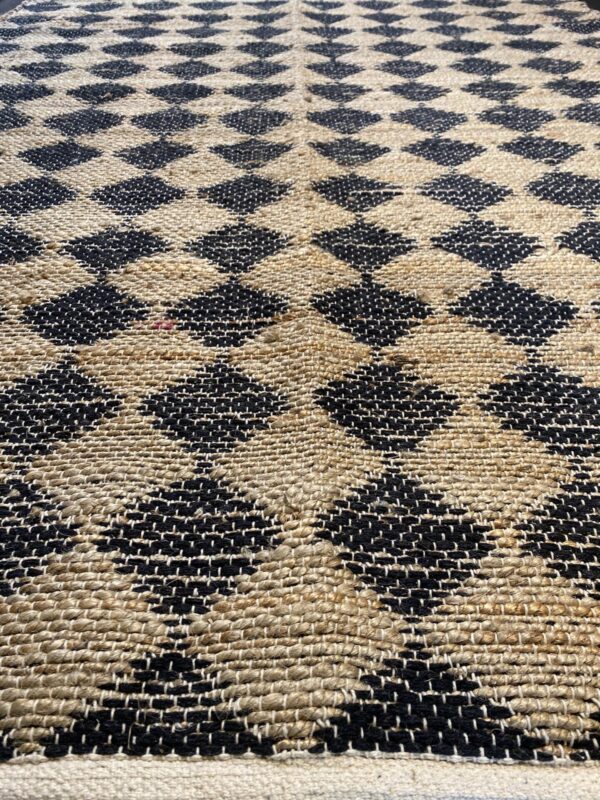 4' 00" x 6' 00" Leather And Viscose- India