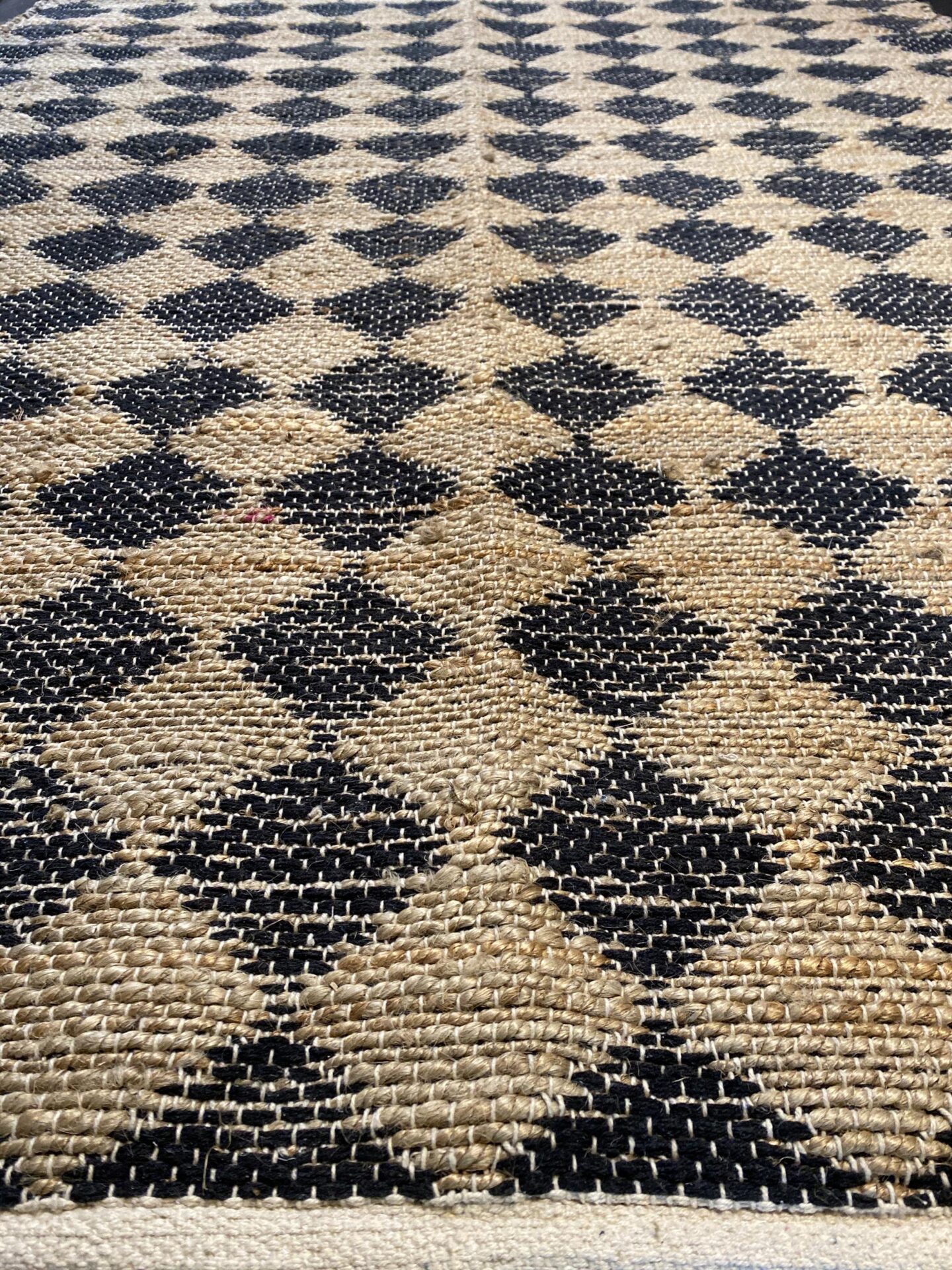 4' 00" x 6' 00" Leather And Viscose- India
