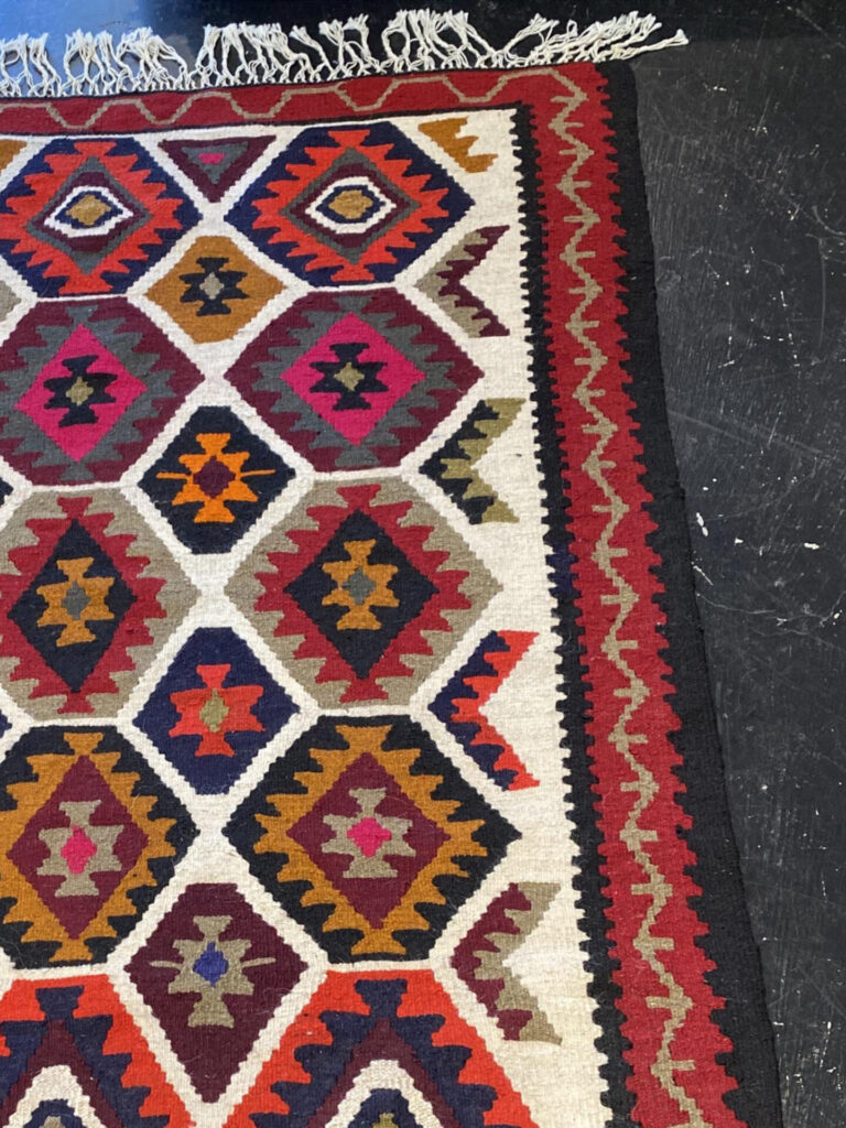 3' 01" x 5' 09" Killim Design - Iran