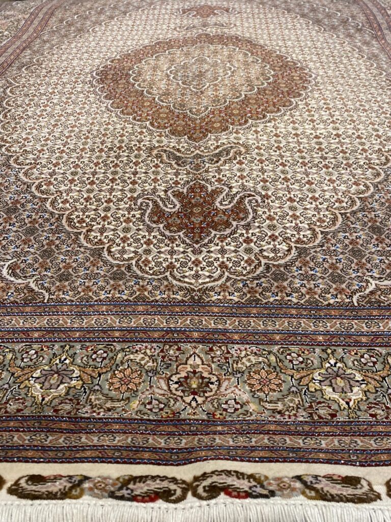 4' 11" x 7' 00" Wool & Silk- Iran
