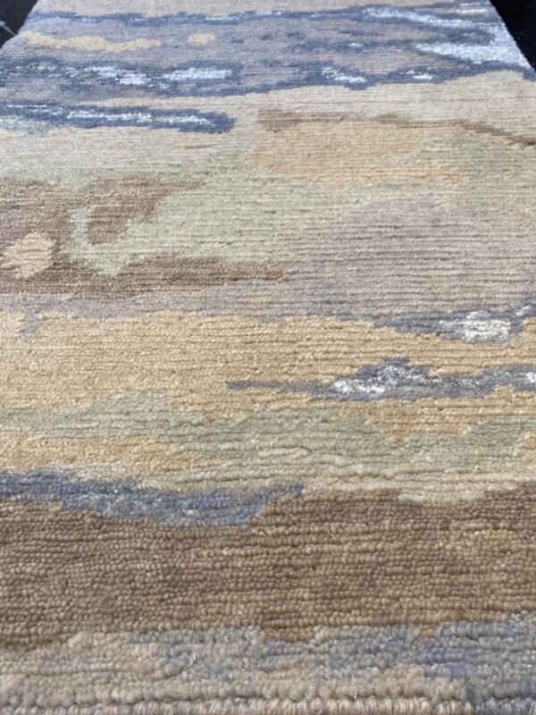 2' 00" x 2' 11" Wool And Viscose- India