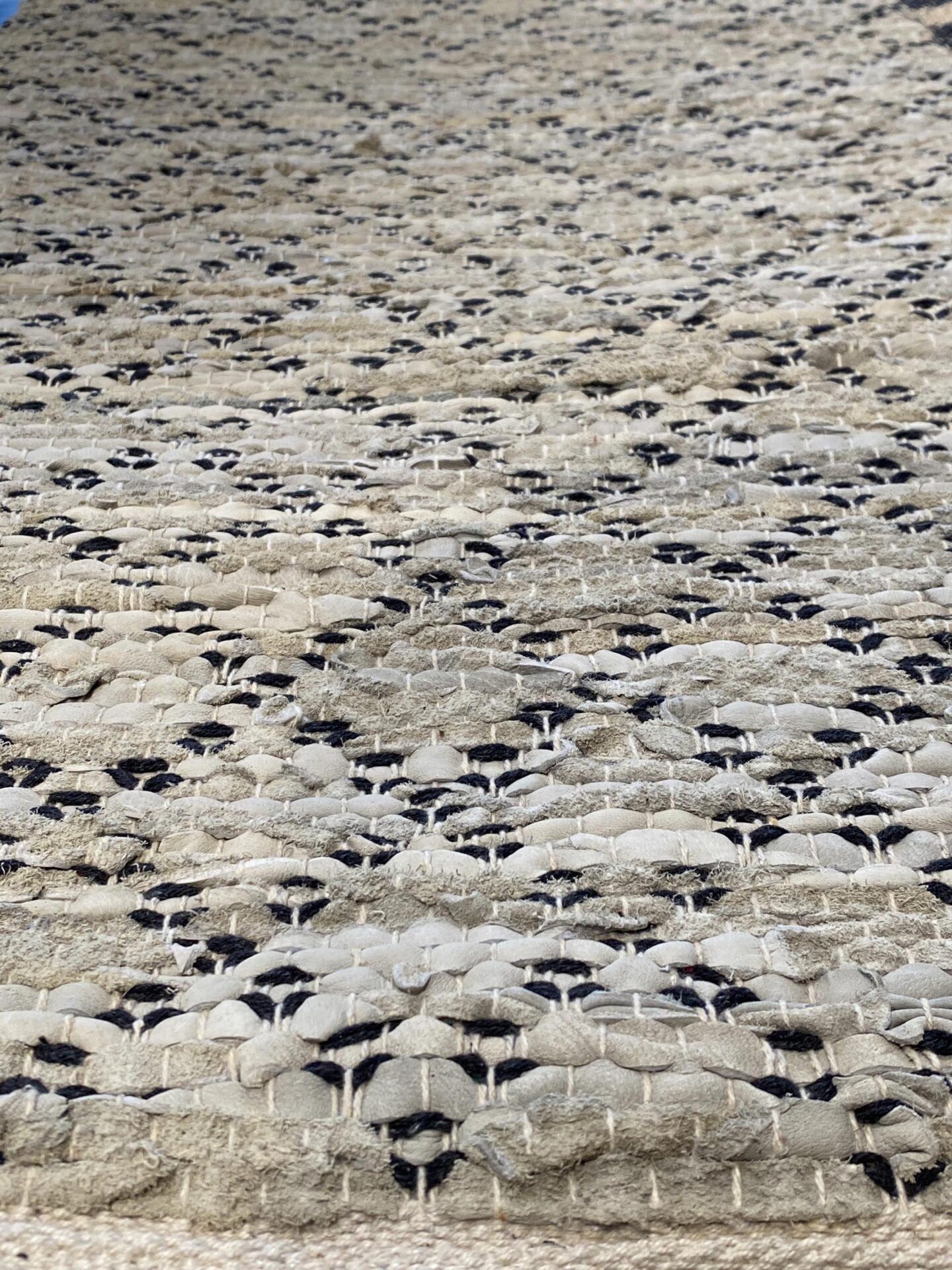 2' 00" x 5' 00" VT14 Design - Hemp And Leather
