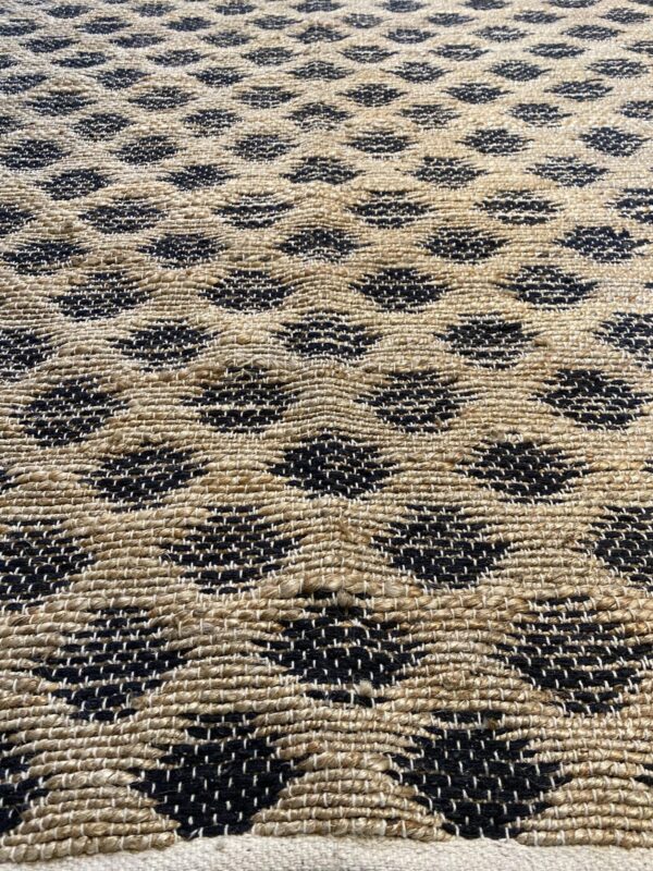 4' 00" x 6' 00" Leather And Viscose- India