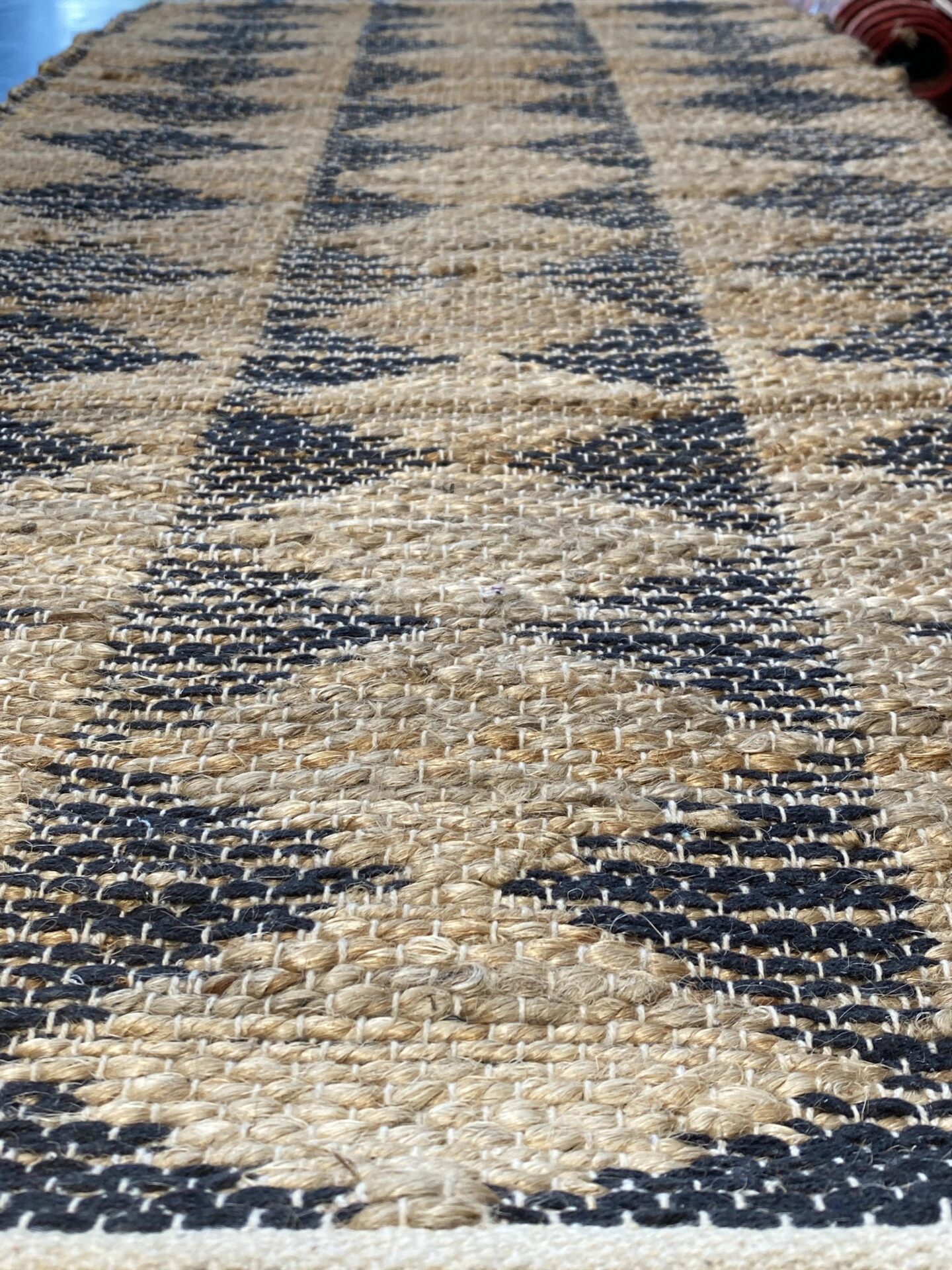 2' 00" x 5' 00" VT31 Design - India