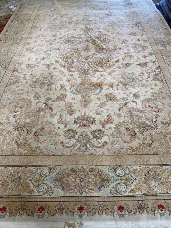 6' 05" x 10' 01"Wool & Silk- Iran