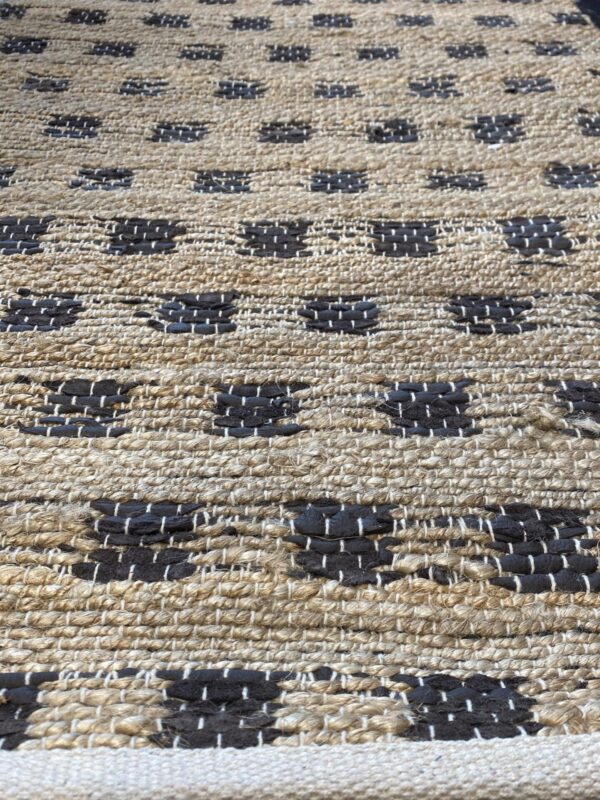 2' 00" x 5' 00" VT34 Design - India