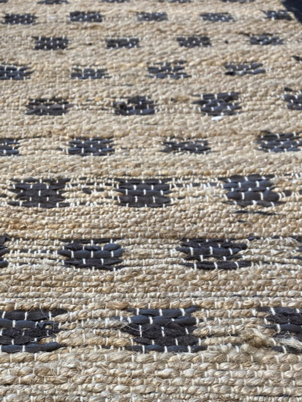 2' 00" x 5' 00" VT34 Design - India - Image 2