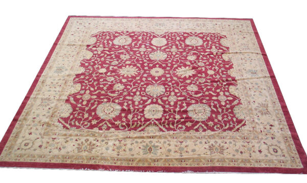 13' 07" x 13' 10" Wool- Pakistan