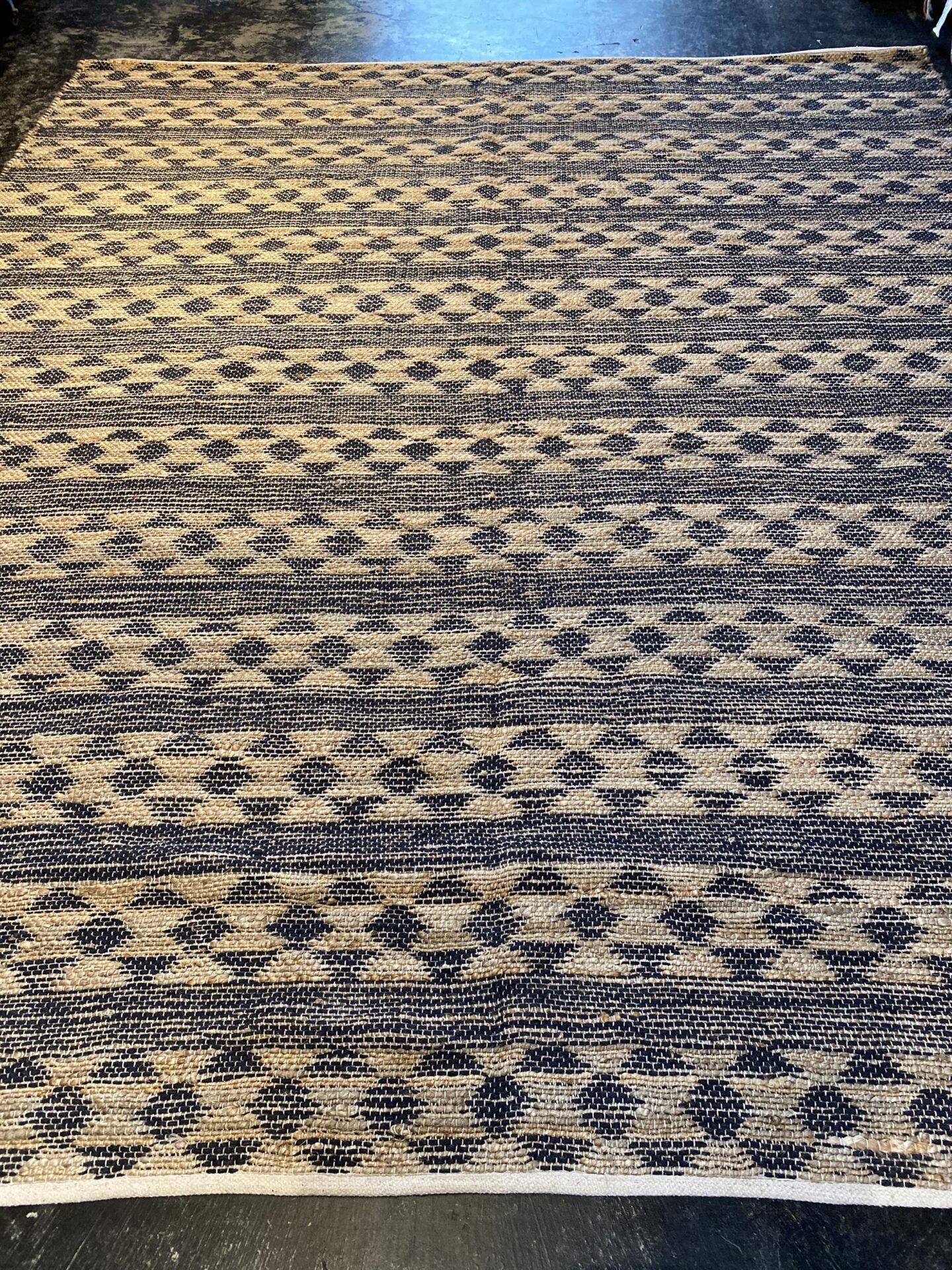 8' 00" x 10' 00" India- Hemp And Leather